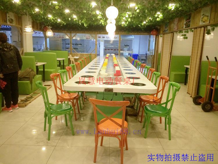 人氣美食推薦的自助回轉(zhuǎn)小火鍋（www.meishijia520.cn)