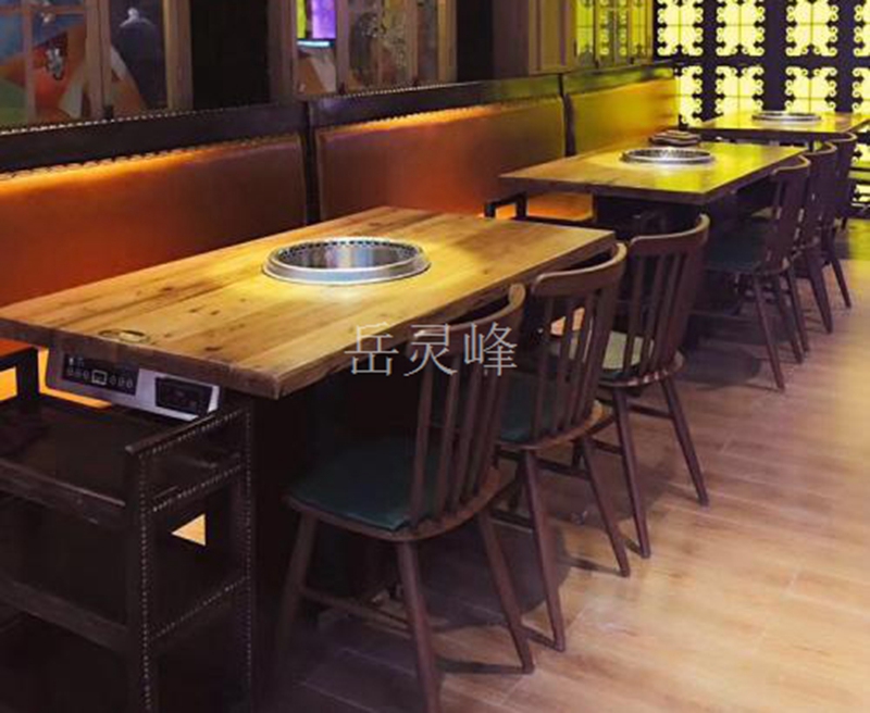 開火鍋店需要的設(shè)備和裝修風(fēng)格（www.meishijia520.cn)