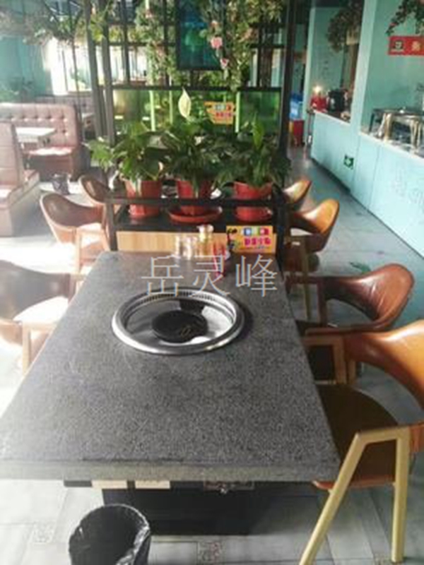 江蘇無煙火鍋桌椅的優(yōu)點和客源（www.meishijia520.cn)