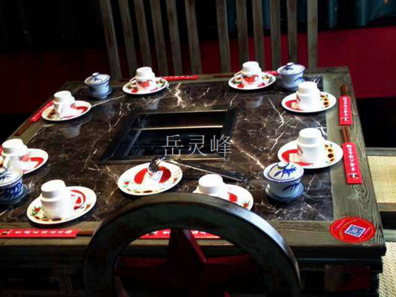 能烤能火鍋的桌子家具 能烤能火鍋的桌子家具(www.meishijia520.cn)